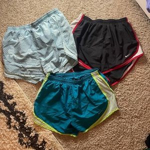 Women’a Nike Tempo Dri-Fit Shorts